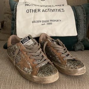 Glitter Golden Goose